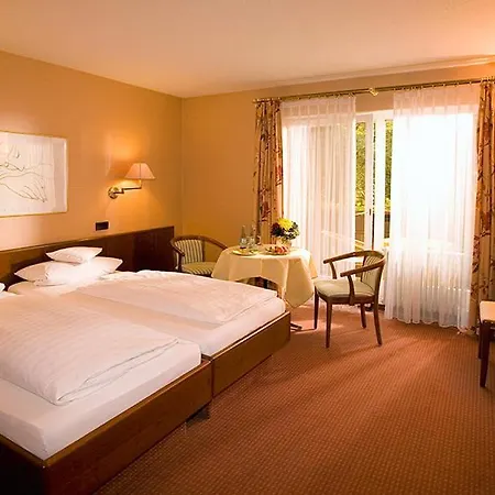 Naturmed Am Park מלון